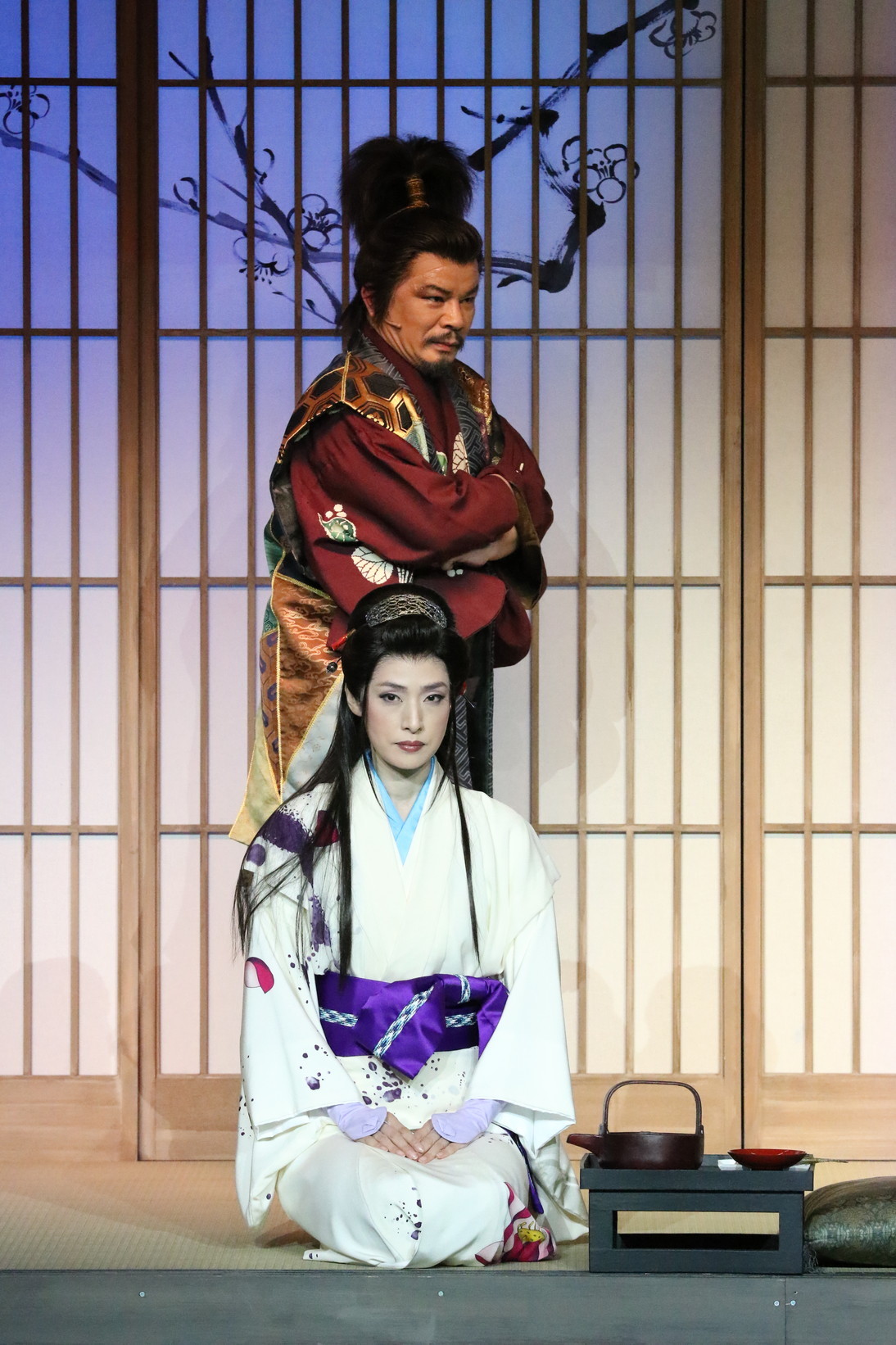 天海祐希（前）、山本亨（後ろ）【撮影：田中亜紀】 (c)2018『修羅天魔〜髑髏城の七人 Season極』／TBS・ヴィレッヂ・劇団☆新感線