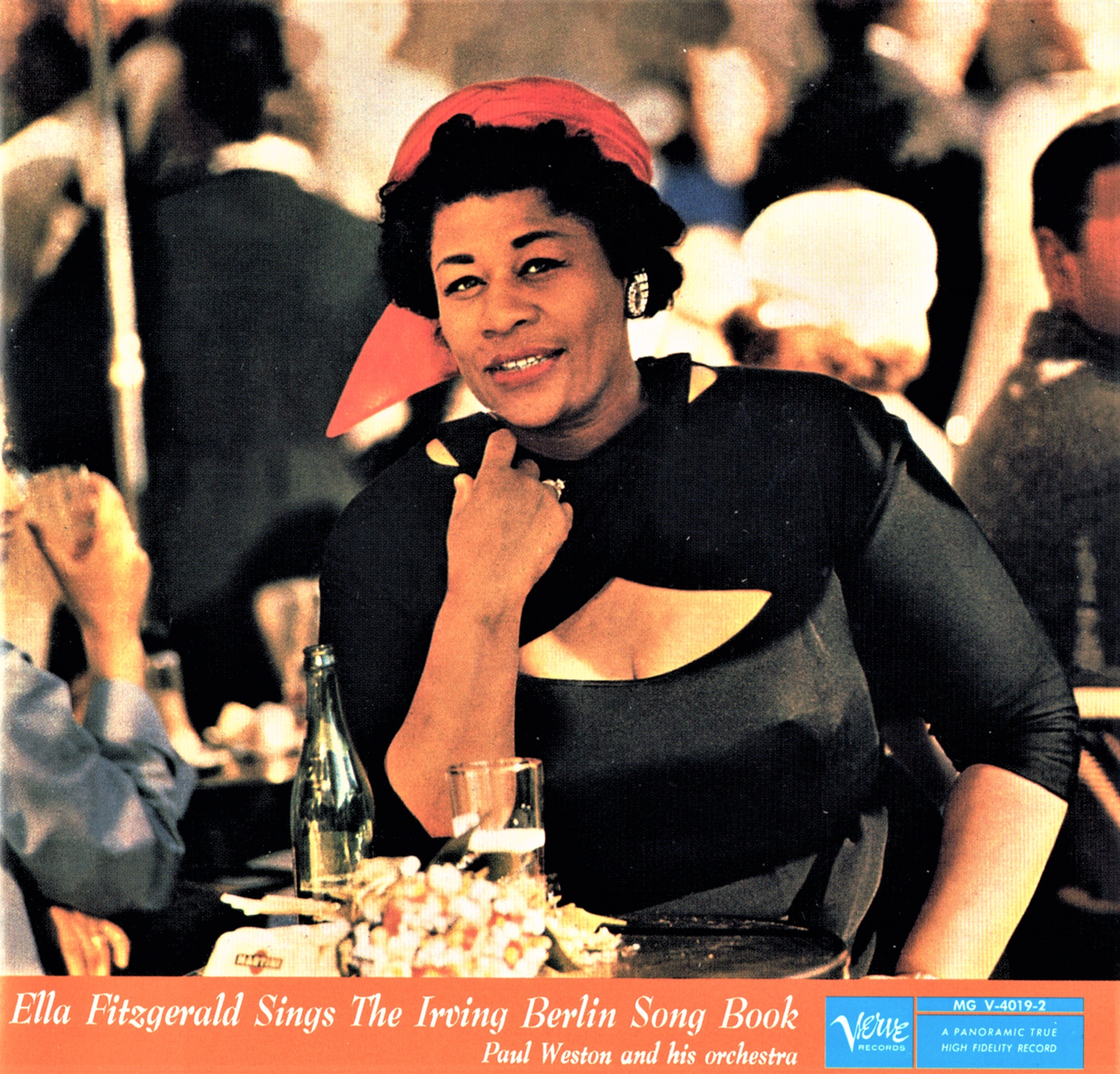 女性ジャズ歌手の最高峰エラ・フィツジェラルドが、1958年に吹き込んだ「アーヴィング・バーリン・ソングブック」（2枚組）。軽快にスウィングするナンバーからバラードまで名唱揃いだ（輸入盤CD）。
