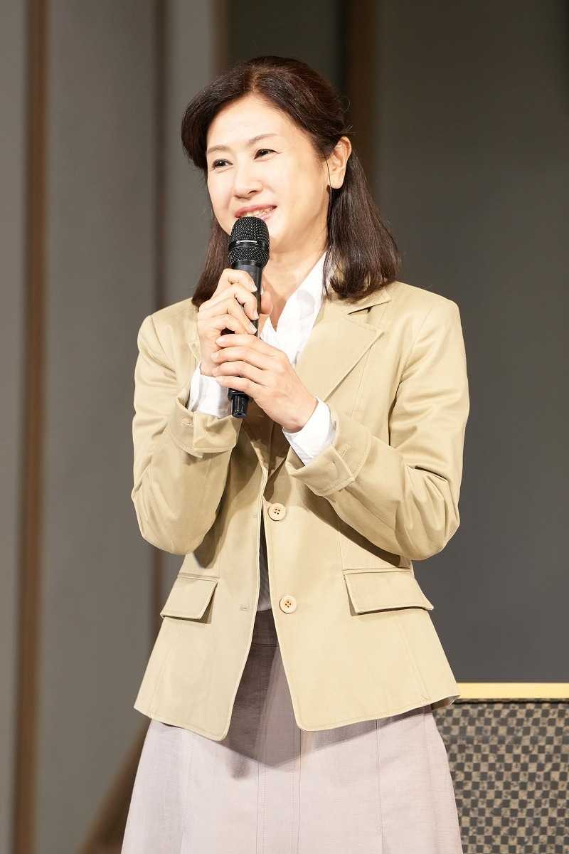 小林綾子 