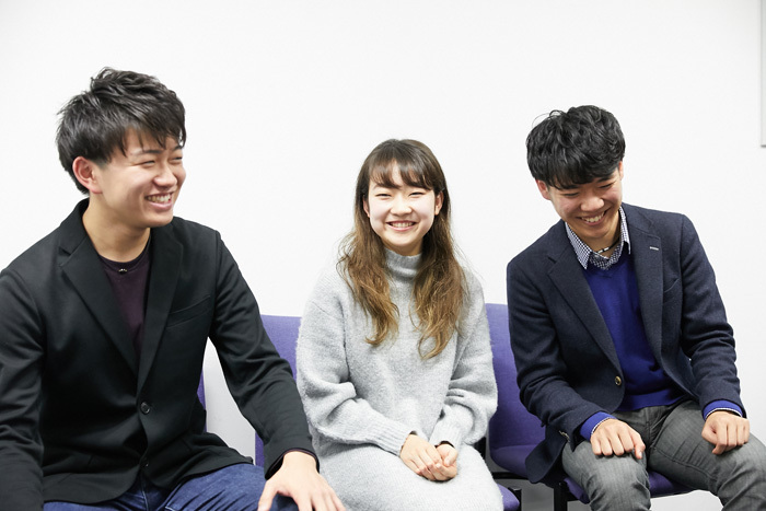 左から　泉優志（チェロ）、戸澤采紀（ヴァイオリン）、西川響貴（ピアノ）