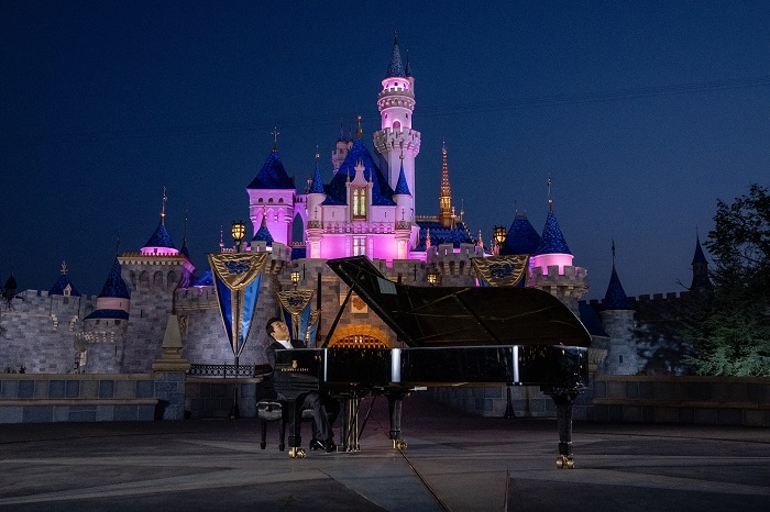 Lang Lang - Scenes of the Disneyland® Resort　 