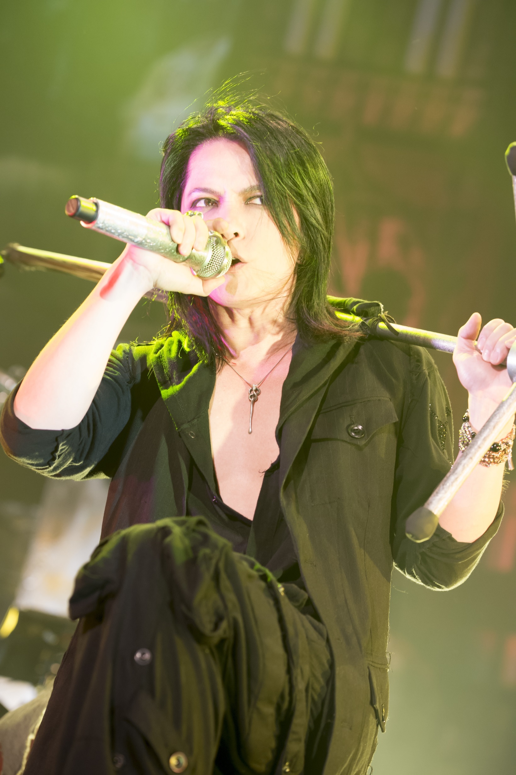 VAMPS『VAMPS LIVE 2016』ファイナルステージで2,700人が熱狂の渦に