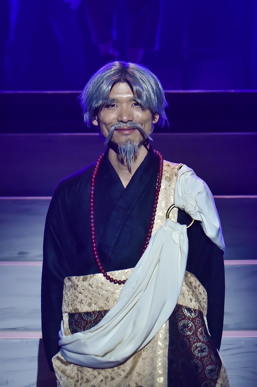 待覚法師 役：うじすけ カメラマン：鏡田 伸幸 (C)峰倉かずや・一迅社／最遊記歌劇伝旅社 2018