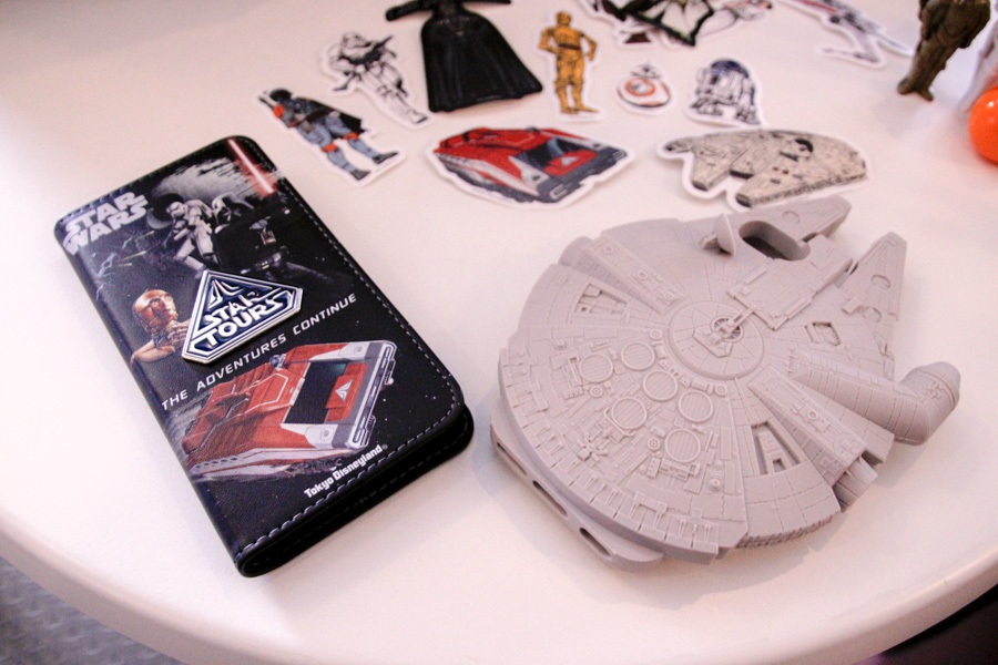 ミレニアムファルコンのスマホケースはインパクト大！ （C）Disney （C）Disney （C）&™Lucasfilm Ltd