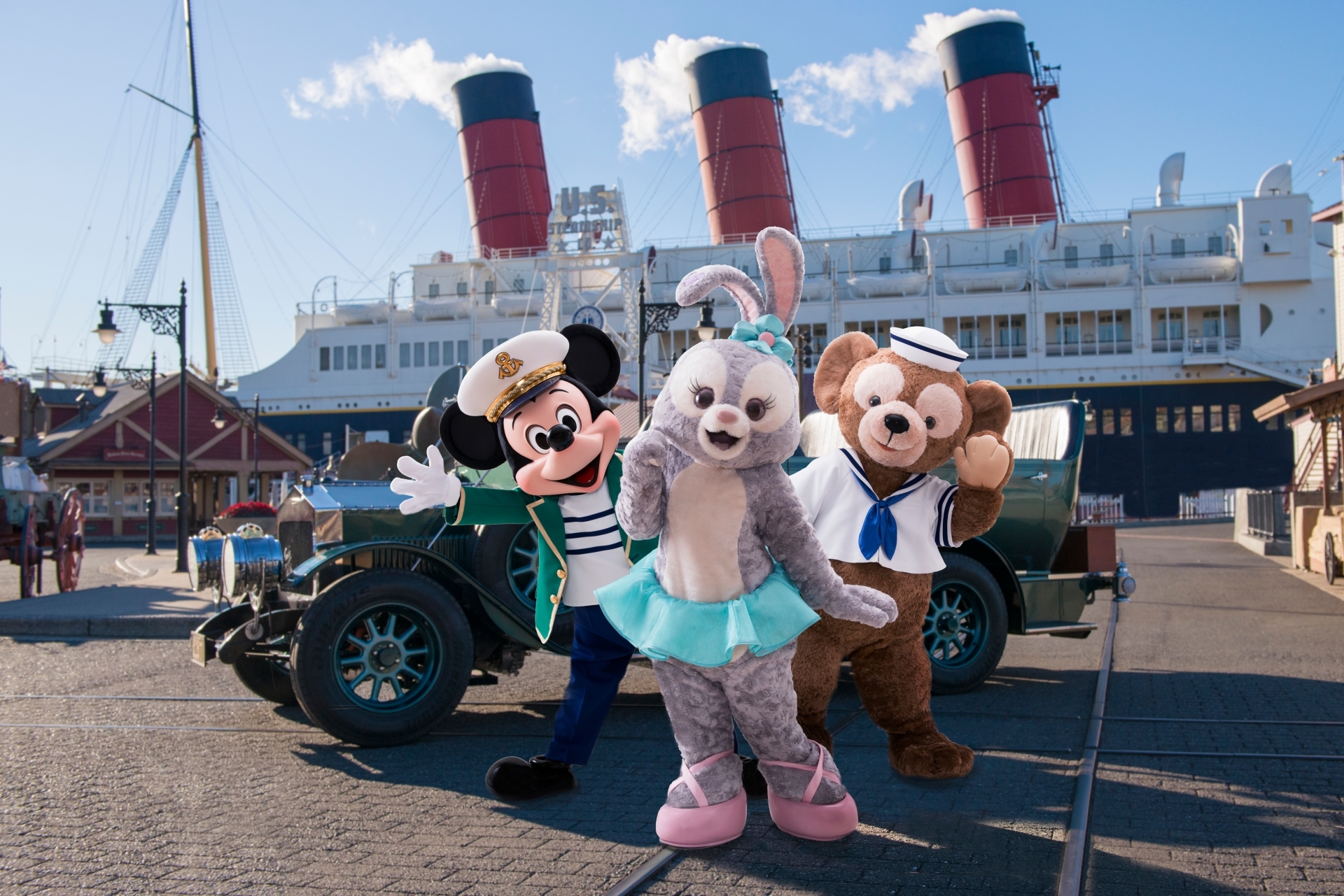 ミッキー、ステラ・ルー、ダッフィー (C)Disney