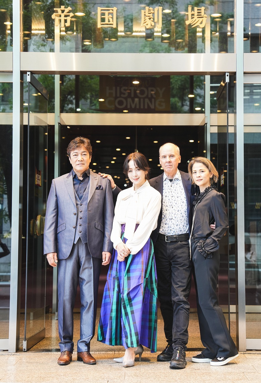 （左から）野口五郎、斉藤由貴、ジョン・ケアード、今井麻緒子 　　　　　　　　　撮影：TOMO