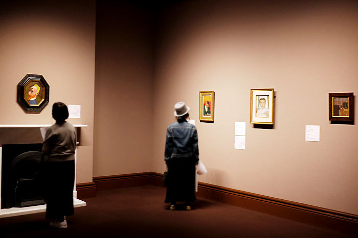 （左）エドゥアール・ヴュイヤール《八角形の自画像》1890年頃│オルセー美術館