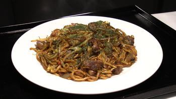 入賞作「牛すじカレー風味焼きそば」