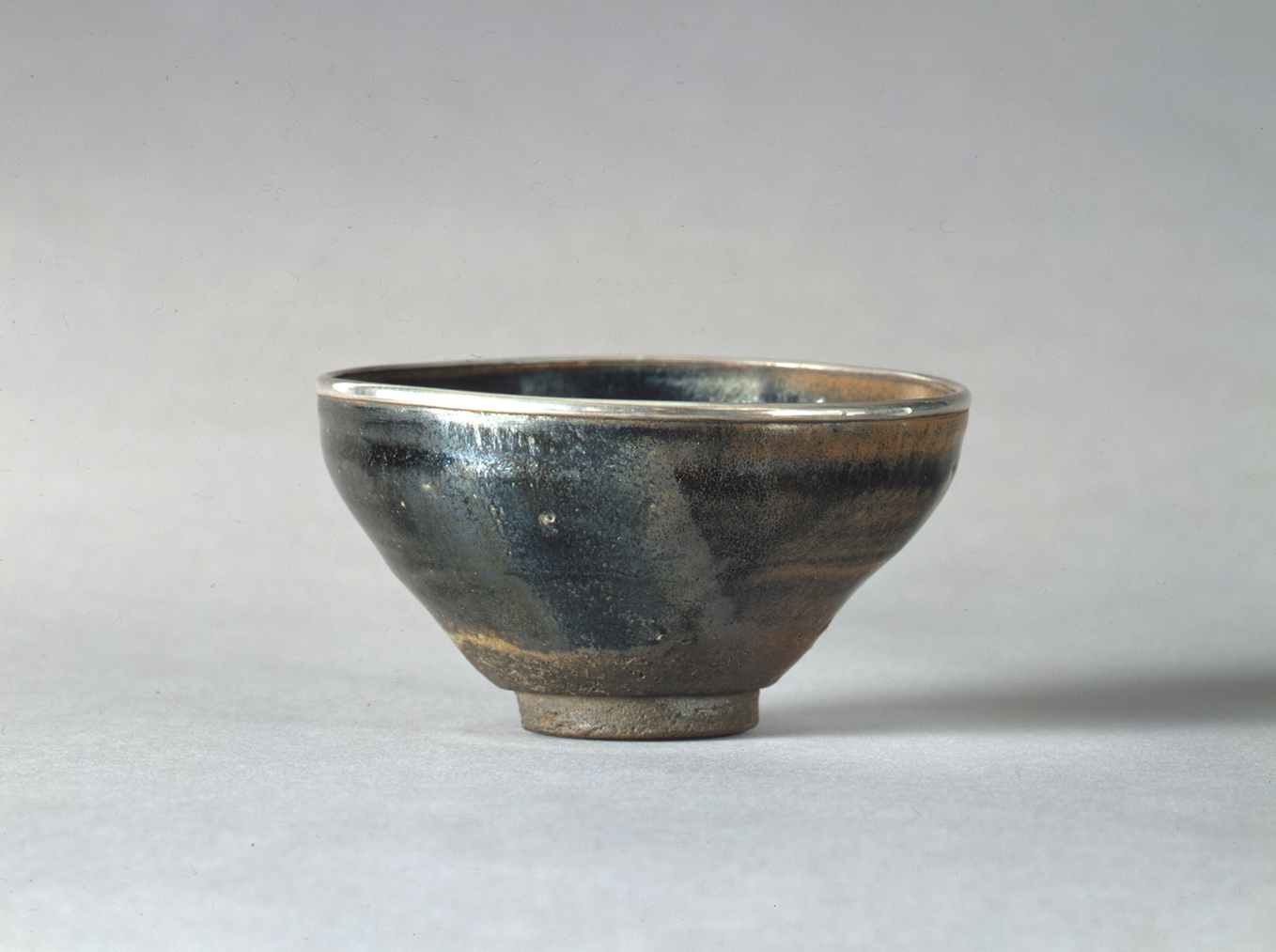 重要文化財 灰被天目 銘 虹 【中国 明時代・14 ～ 15 世紀】 文化庁蔵