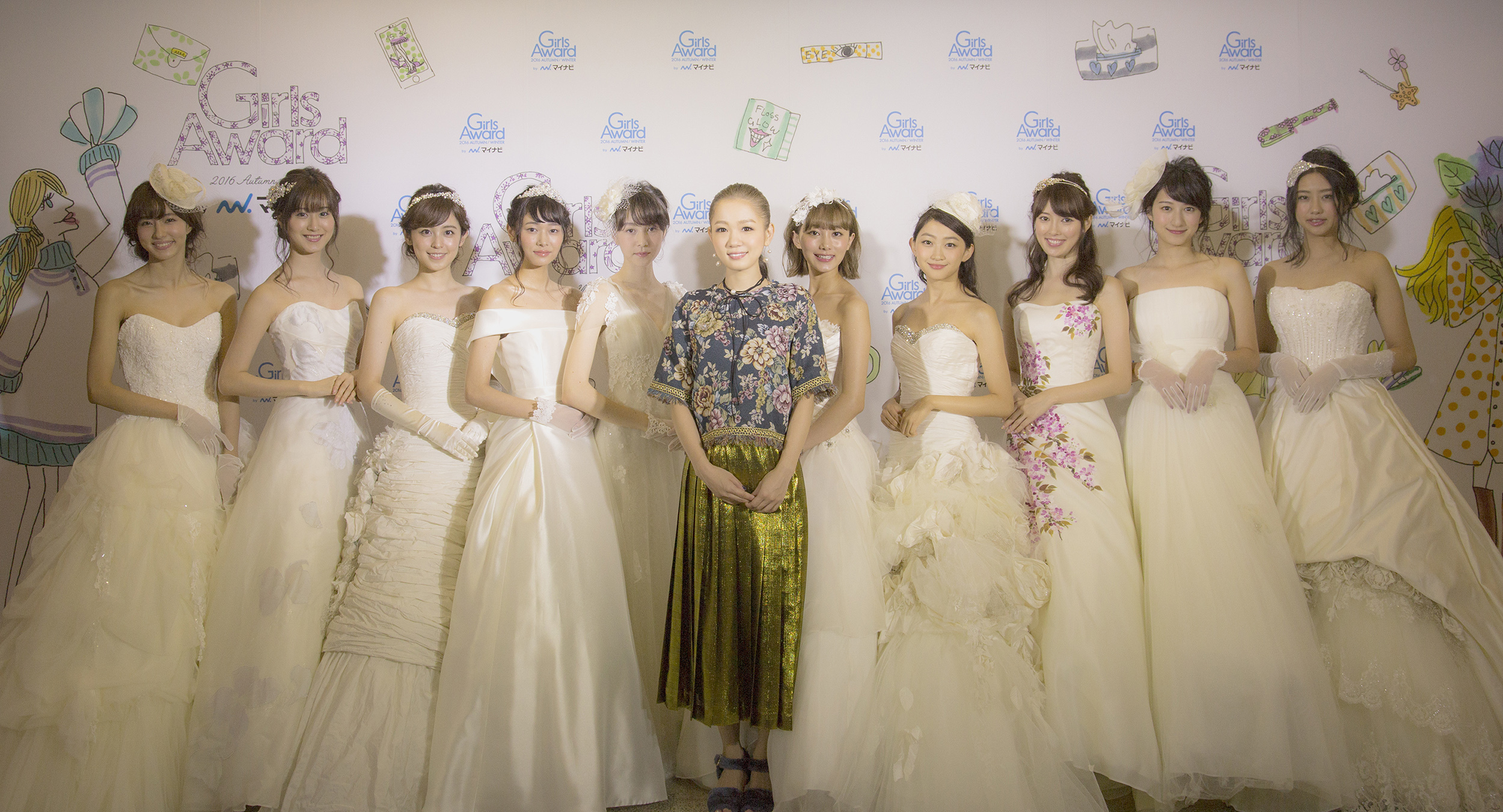 西野カナと10人の花嫁モデルが Girlsaward 16 Autumn Winter に登場 新曲 Dear Bride がお披露目に Spice エンタメ特化型情報メディア スパイス