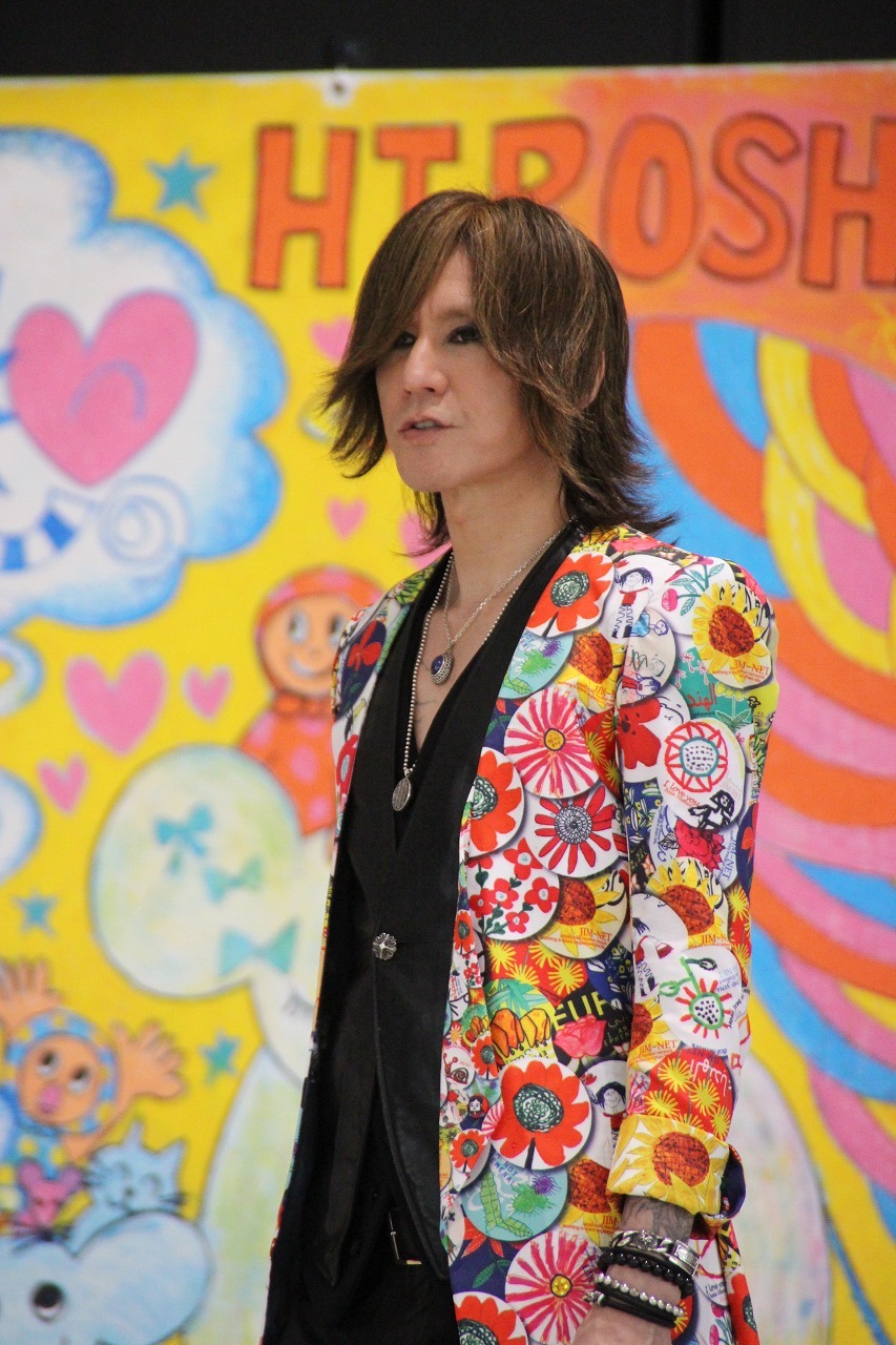 原爆投下75年目の広島で行われた平和イベントに出演したSUGIZO