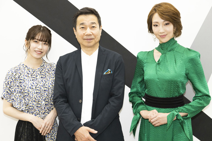 左から　横山由依、三宅裕司、紅ゆずる