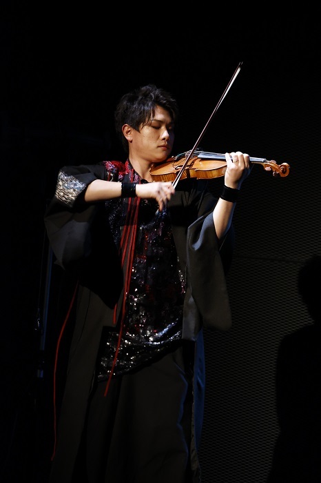 ヴァイオリン_後藤泰観 （C）DO1 PROJECT／舞台「紅葉鬼」製作委員会