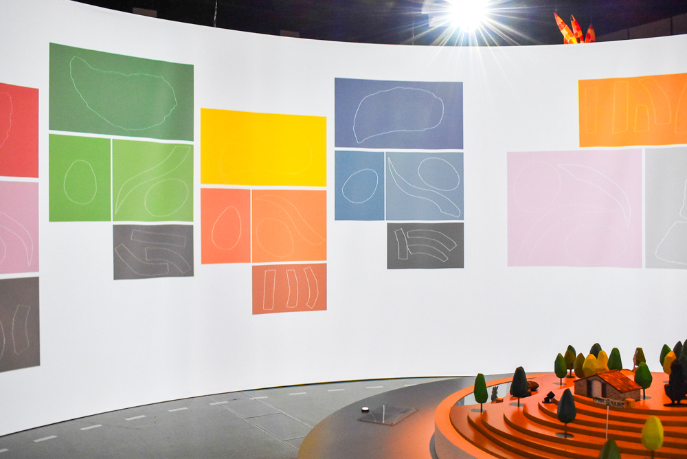 『レオ・レオーニの絵本づくり展』展示風景、ヒカリエホール、2025年