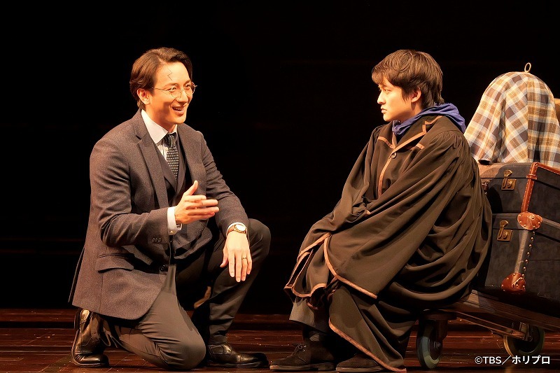 左より）ハリー・ポッター：大貫勇輔、アルバス・ポッター：福山康平（撮影：渡部孝弘）