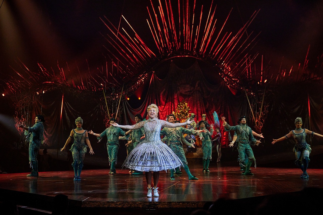 『ダイハツ アレグリア-新たなる光-』オープニング 　　Photos: Cirque du Soleil 2021 / Costumes: Dominique Lemieux