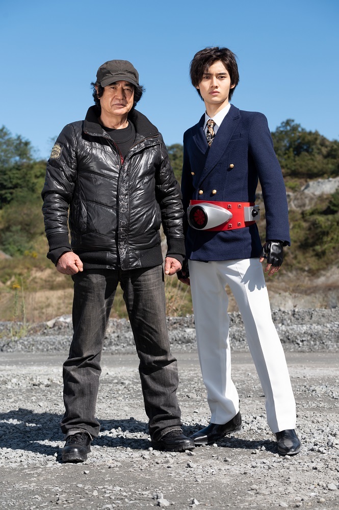 藤岡弘、　藤岡真威人 （C）「ビヨンド・ジェネレーションズ」製作委員会（C）石森プロ・テレビ朝日・ADK EM・東映
