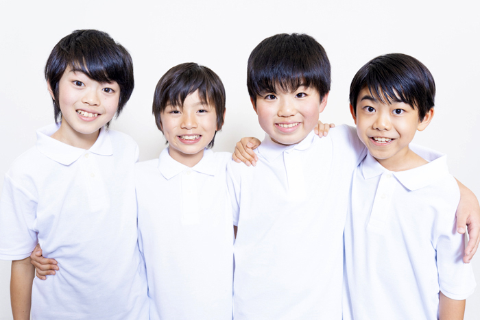 （左から）河井慈杏 菊田歩夢 佐野航太郎 日暮誠志朗　（撮影：山本れお）