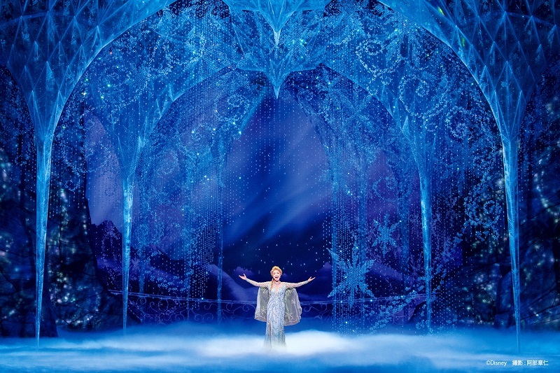 劇団四季『アナと雪の女王』舞台写真 　　　　　　(C)Disney     撮影：阿部章仁