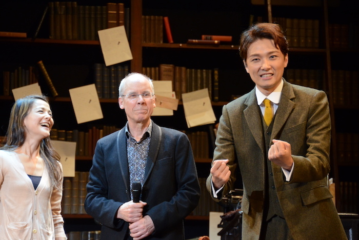 今井麻緒子、ジョン・ケアード、井上芳雄(左から)