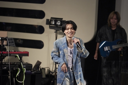 日野健太　「僕の歌を聴いてくれる人を幸せにしたい。心の底から」――歌って踊る喜びで満ちあふれた新体制1stワンマンライブをレポート