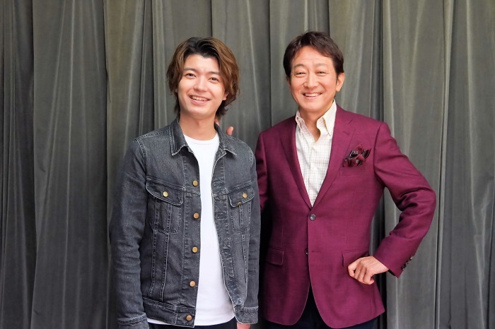 （左から）高田 翔、辰巳琢郎