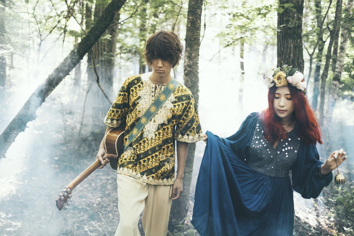 GLIM SPANKY　photograph by TAPPEI TOHDA