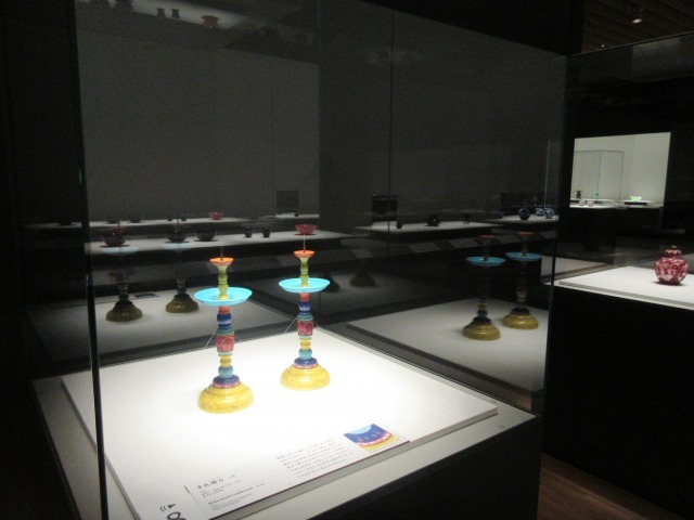 多色燭台 乾隆年製銘 清時代・乾隆年間（1736-95） 東京国立博物館
