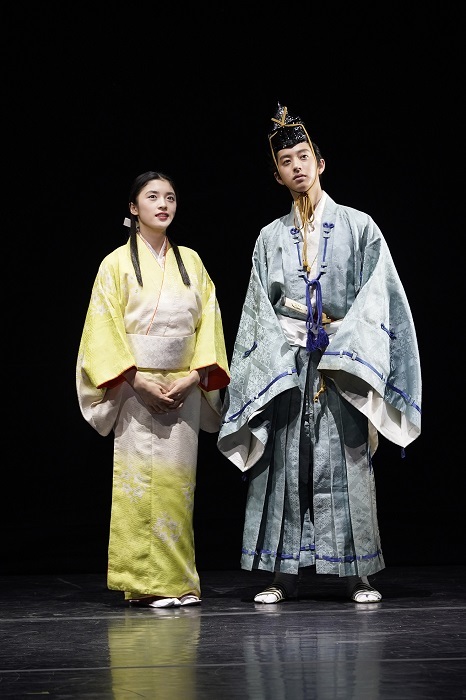 『奏劇　細川ガラシャ「月に抱かれた日」』より　（左から）川井花音、三井高聡