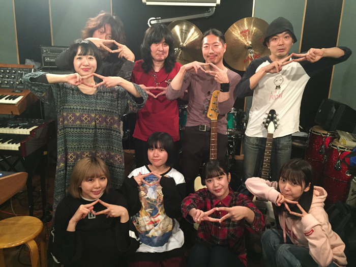 レコーディングスタジオにて、xoxo(Kiss&Hug) EXTREMEと金属恵比須