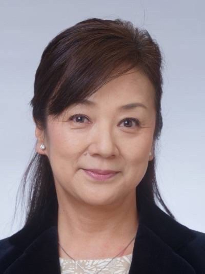 塚原由美 役（⽴枝歩）
