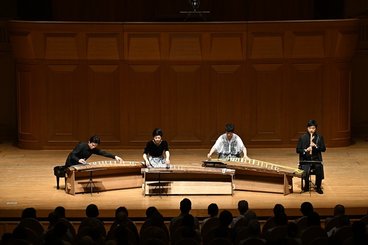 日吉章吾、片岡リサ、池上亜佐佳、藤原道山（左より）　『和のいずみ』（2023.8.26 いずみホール）から