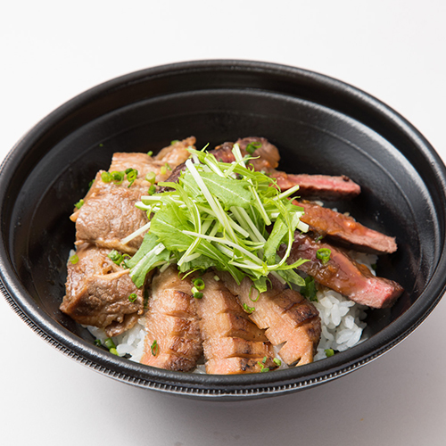 「山田哲人の牛トリプルスリー丼」（1,300円）