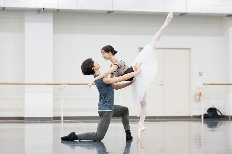 沖香菜子・秋元康臣（C)Shoko Matsuhashi