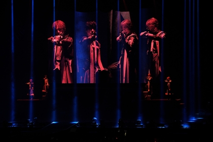 浦島坂田船　“エクソシスト”がコンセプトの恐怖の物語ーー毎年恒例のハロウィンライブ・有明アリーナ公演をレポート（画像：全25枚）