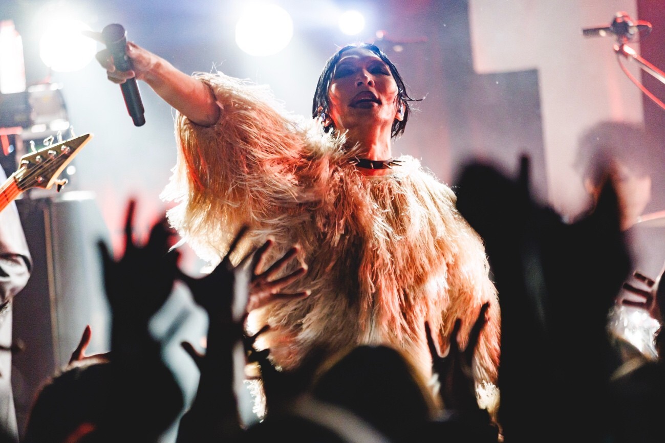 石井秀仁（Vo）