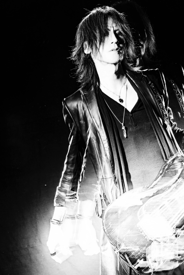 SUGIZO