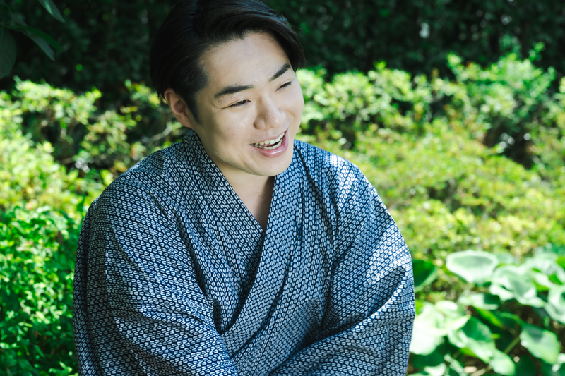 「今年の三社祭では、おみこしを担ぎました！」と鷹之資