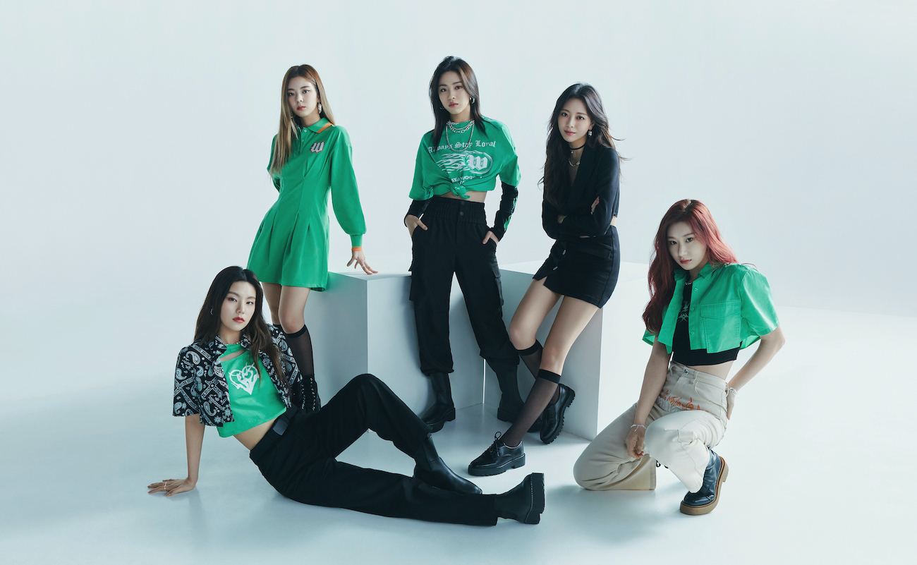 『H&M with ITZY』