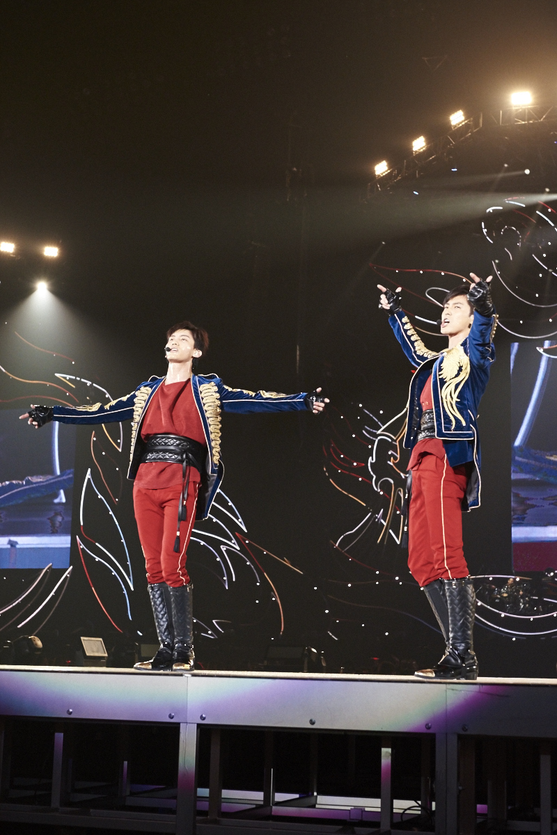 東方神起 2年半ぶりステージで4万人を魅了 全国5大ドームツアー 東方神起 Live Tour 17 Begin Again が開幕 Spice エンタメ特化型情報メディア スパイス