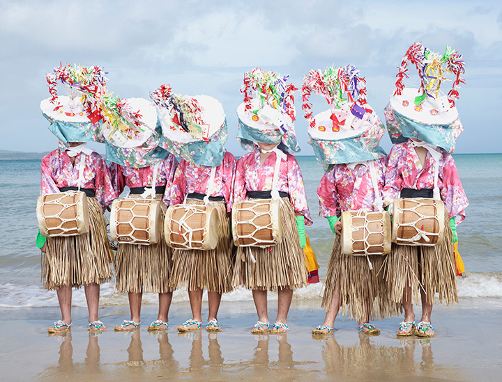  『Oneonde』Karidate, Fukuejima, Nagasaki prefecture (Japan), YOKAINOSHIMA series, 2013-2015 ©Charles Freger