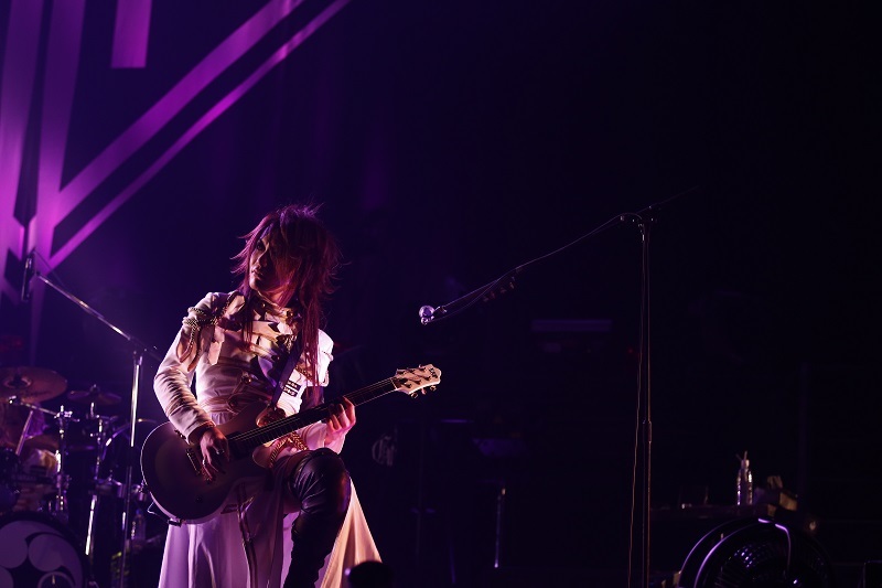 the GazettE『十五周年記念公演 大日本異端芸者「暴動区 愚鈍の桜」』撮影＝KEIKO TANABE