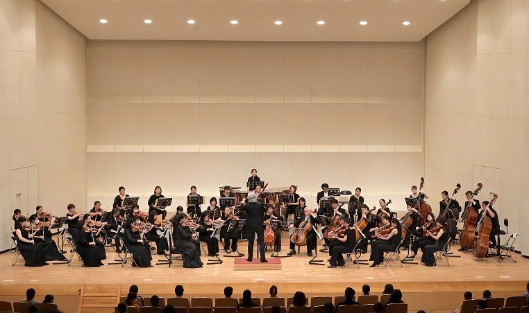 明るく柔軟性に富んだ魅力的なサウンドが琉響の持ち味 　写真提供：琉球交響楽団