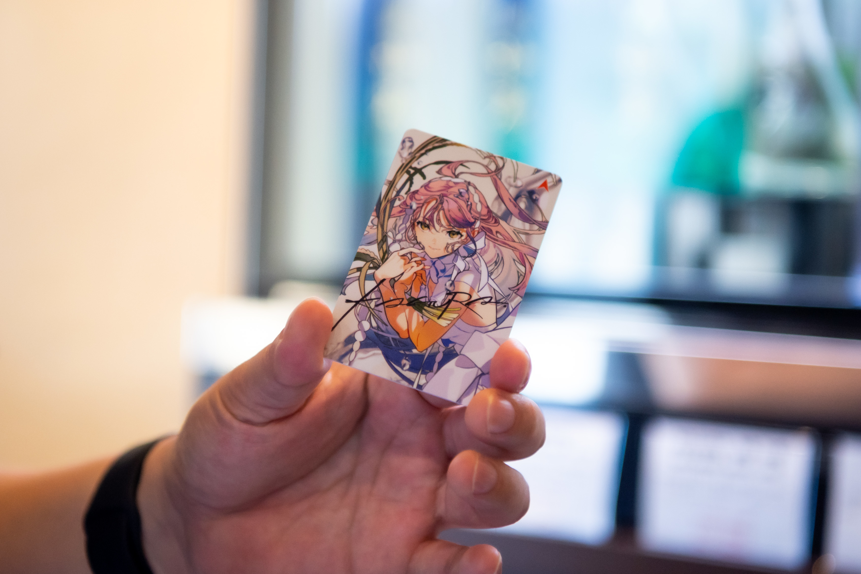 日本酒サーバーで使えるチャージ用カード。デザインはイラストレーター・米山舞の描き下ろし