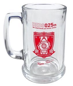 「浦和レッズオリジナルビアジョッキ」が付いた「ジョッキ付ビール」（1,800円）も販売
