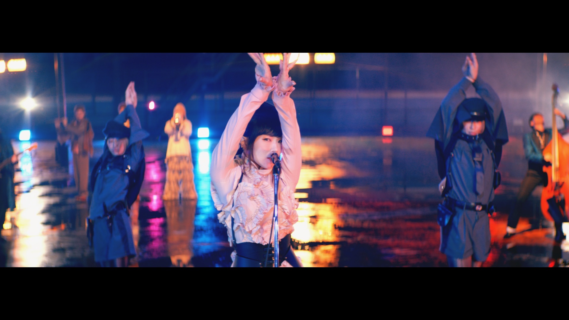 椎名林檎MV「公然の秘密」