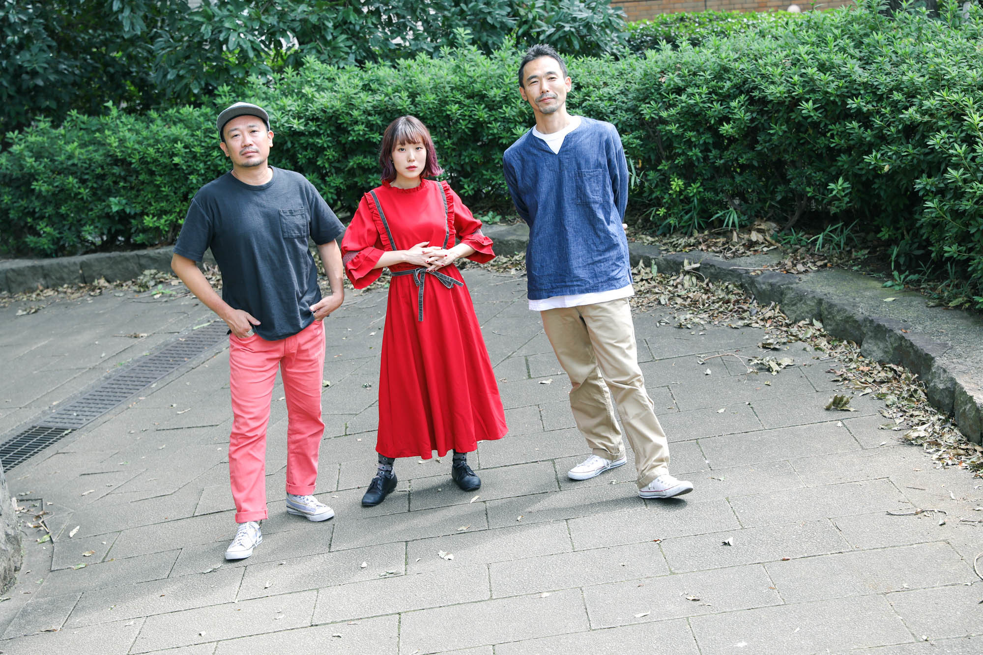 FRONTIER BACKYARD / おかもとえみ 撮影＝風間大洋