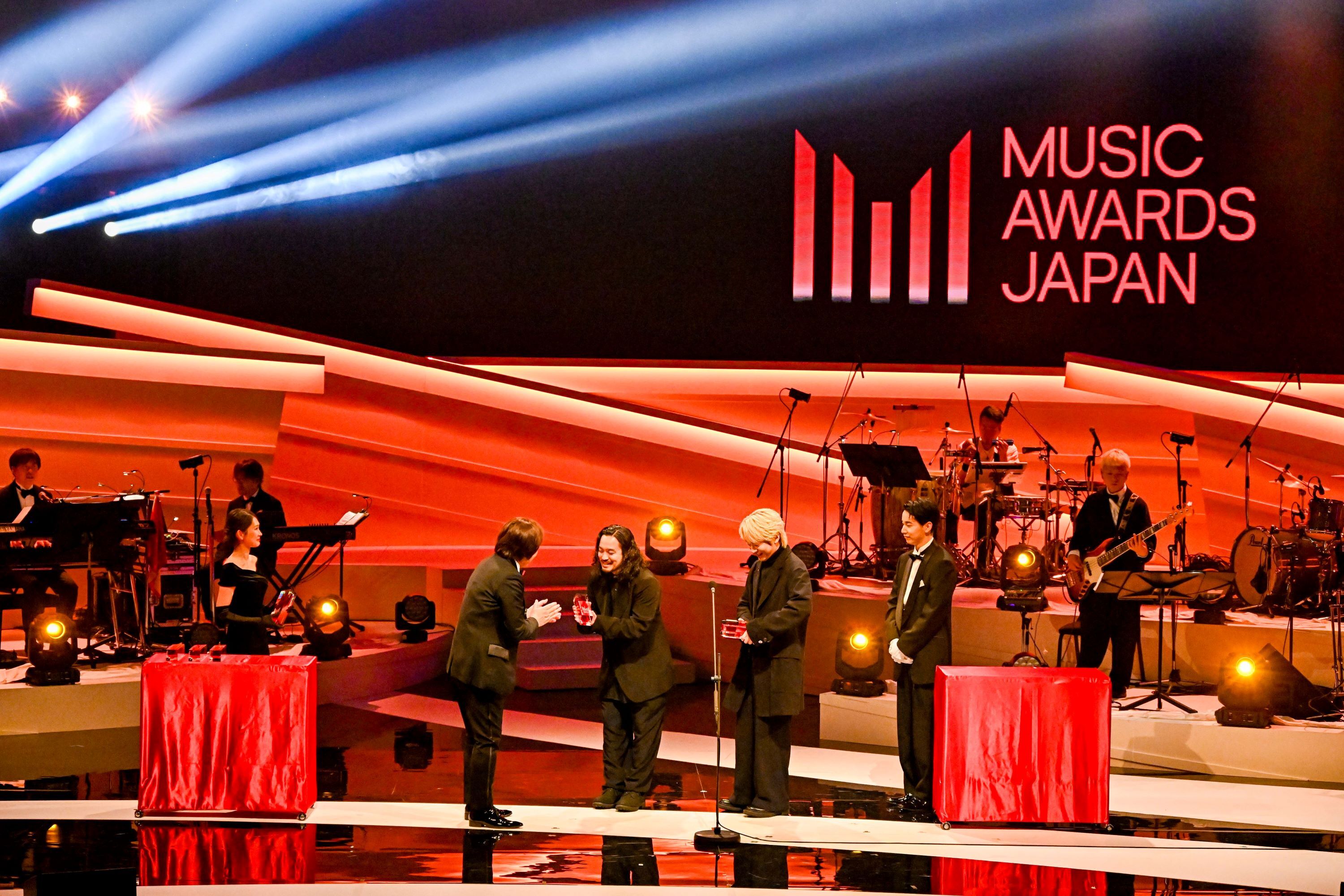 Creepy Nuts (c)CEIPA /MUSIC AWARDS JAPAN2025