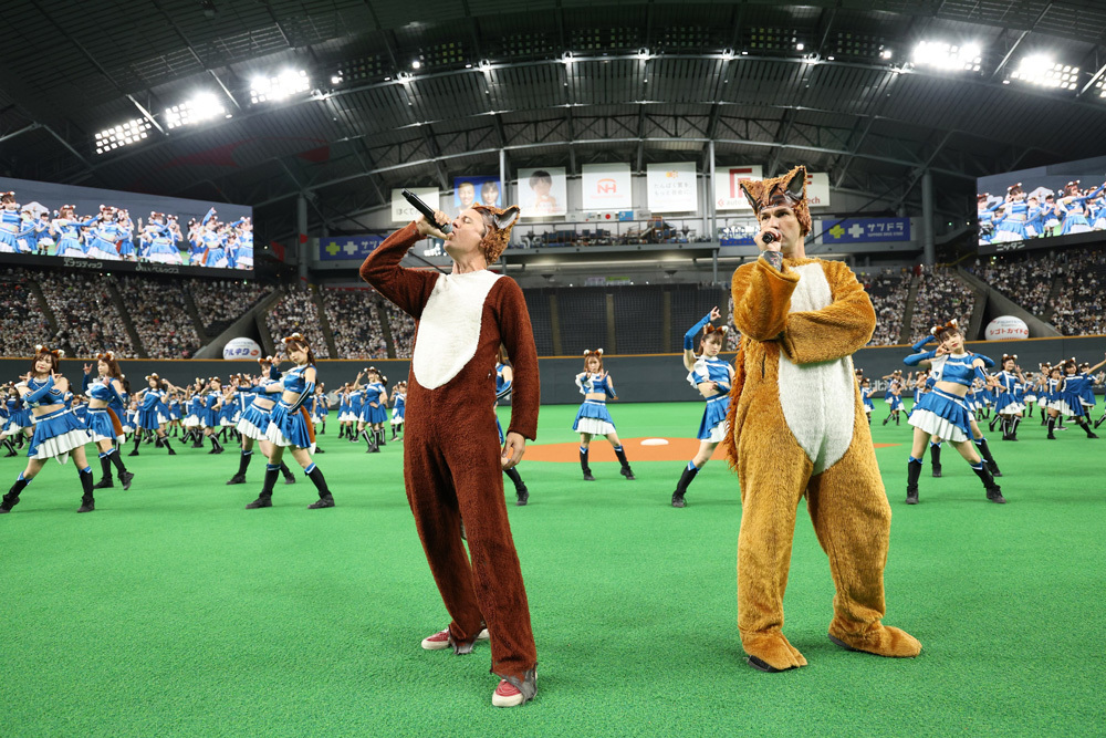 きつねダンス”「The Fox」を歌うイルヴィスが初来日 札幌ドームで