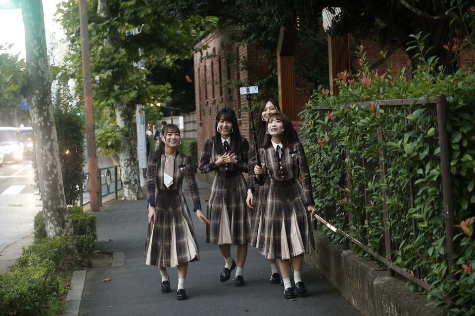 乃木坂46 初のベストアルバム発売が決定 メンバーが日本全国38ヶ所の 坂 駅に広告を貼る企画も始動 Spice エンタメ特化型情報メディア スパイス